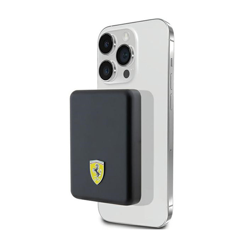 Ferrari Metal Logo MagSafe - Induktions- Powerbank 5000 mAh 15W MagSafe (schwarz)