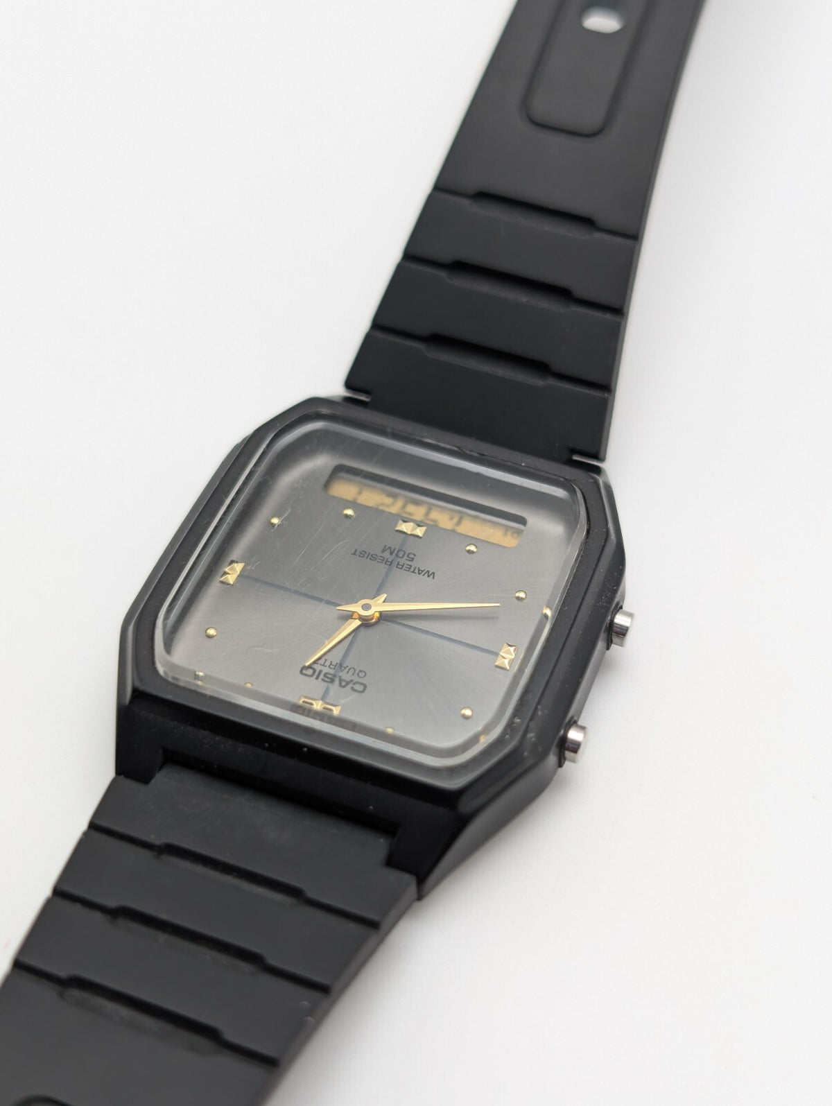 Casio Damenuhr – AW-48HE-8A
