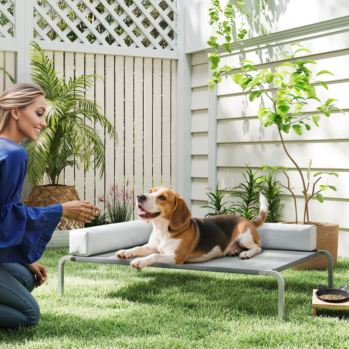 PawHut Hundeliege Outdoor, Erhöhtes Hundebett für Mittelgroße Hunde, mit L-förmige Kissen 110x75x30cm – Produktabbildung 2