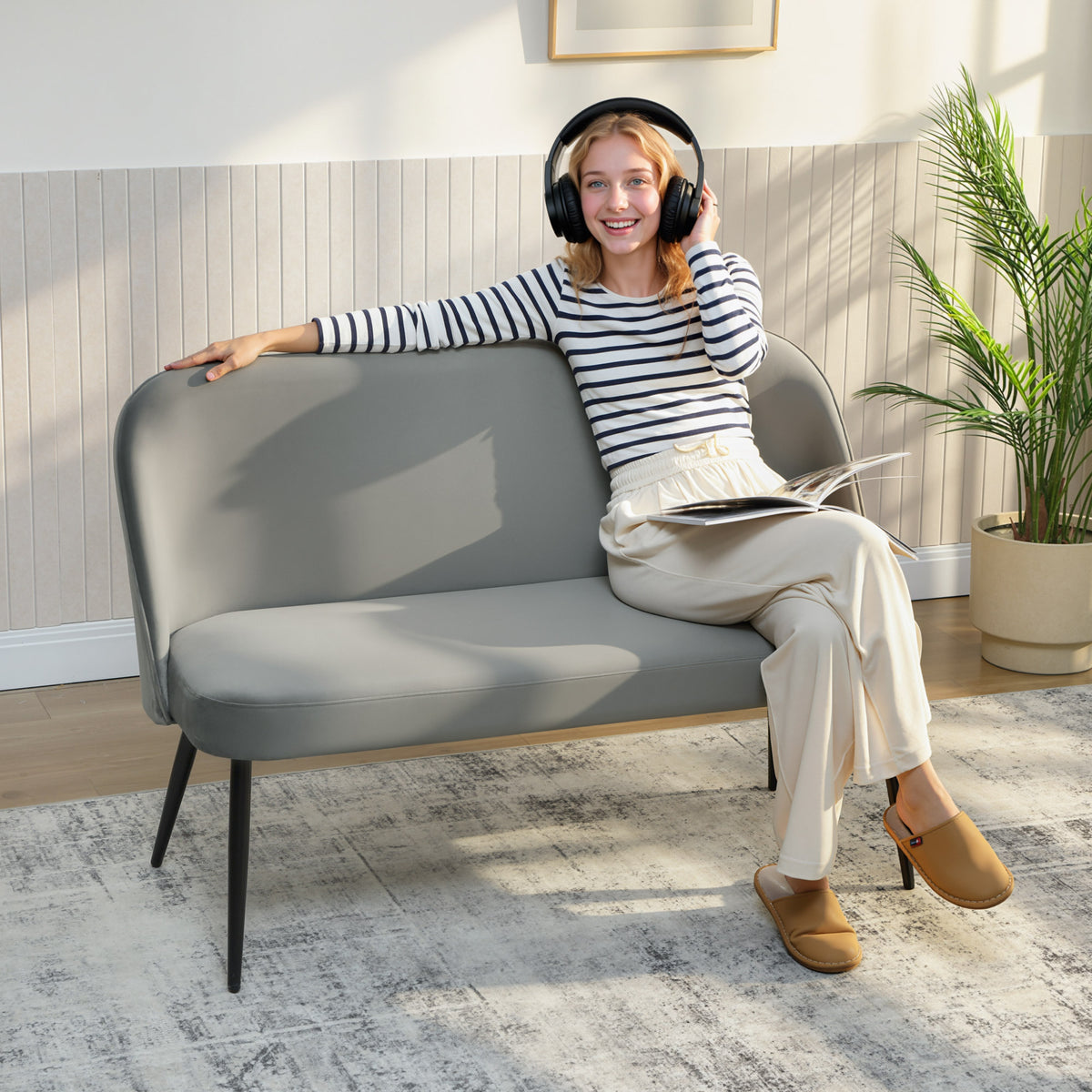 HOMCOM 2-Sitzer-Sofa, moderne Polstercouch mit Metall- und Holzrahmen, samtartiger Stoffbezug, Grau – Produktabbildung 2