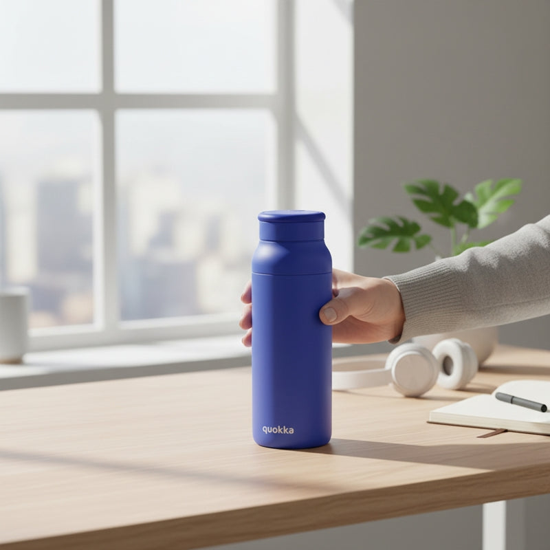 Quokka Echo - Flasche aus Edelstahl o objemu 690 ml se silikonovou Griff (tmavomodrá) – Produktabbildung 2