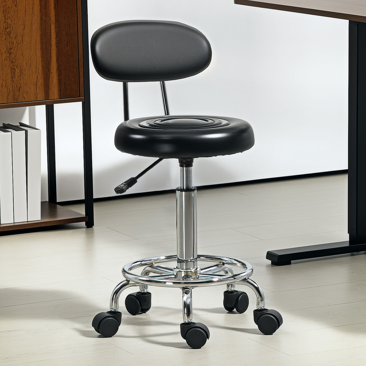 HOMCOM Rollhocker, Drehbarer und verstellbarer Hocker mit Rückenlehne, Kunstlederbezug, Fußstütze, für – Produktabbildung 2