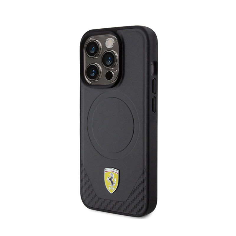 Ferrari Carbon Metal Logo MagSafe - Hülle für iPhone 15 Pro (schwarz) – Produktabbildung 2