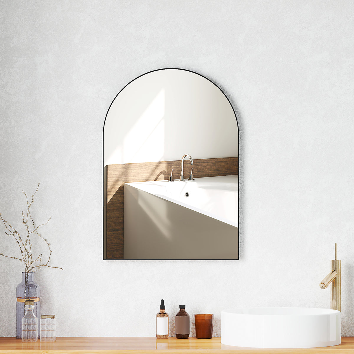 HOMCOM Gebogener Badezimmerspiegel, 50 x 70 cm, Bad-Spiegel mit Aluminium-Rahmen, Deko-Spiegel, Küche – Produktabbildung 2