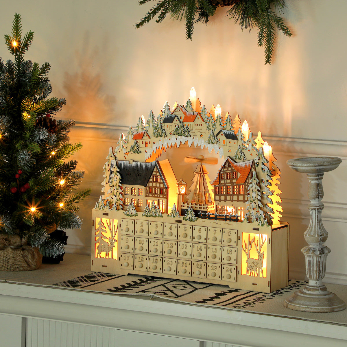HOMCOM Adventskalender, Weihnachtsdorf, 18 LEDs, 24 Schubladen, wiederverwendbar, 45 x 9 x 42,5 cm – Produktabbildung 2