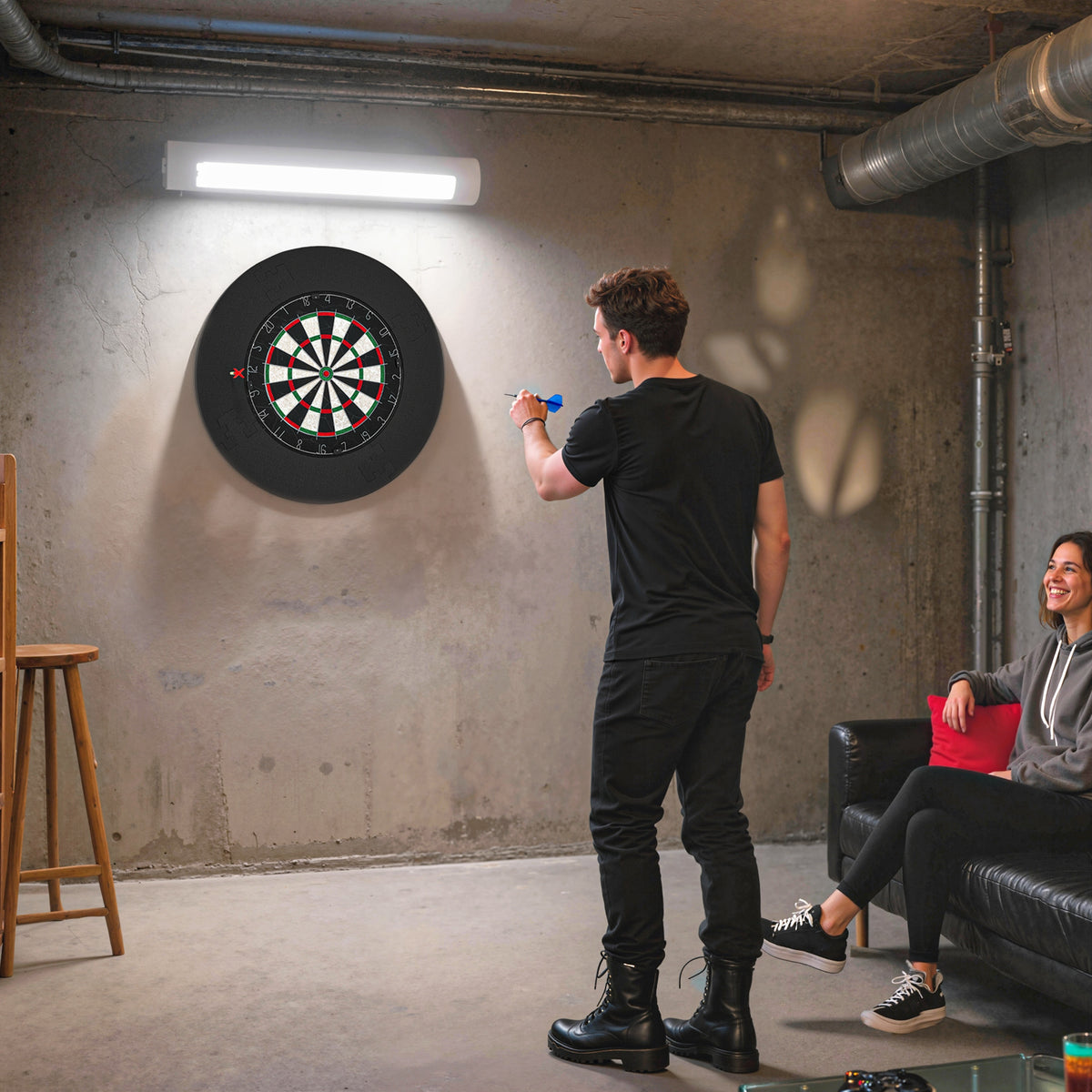 Dartscheibe Dartboard-Set mit Schutzring, 6 Dartpfeile mit Stahlspitzen, Sisal, Kunststoff, Schwarz – Produktabbildung 2