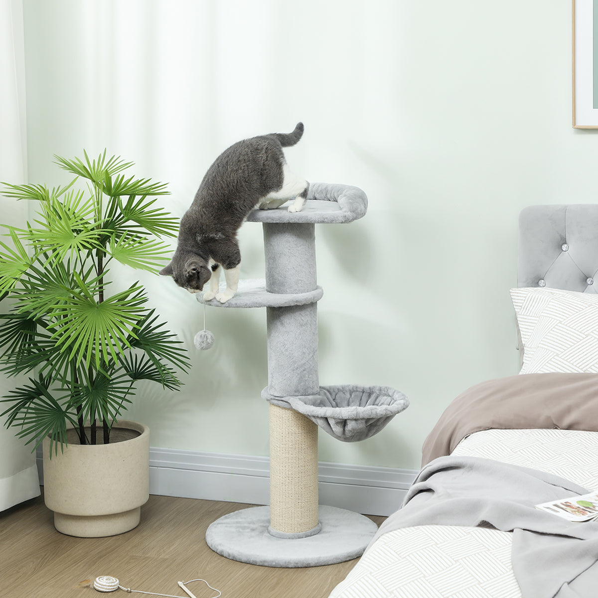 PawHut Katzenkratzbaum, Sisalpfosten, mehrstufig, Plüschstoff, hängende Kugel, Hellgrau – Produktabbildung 2