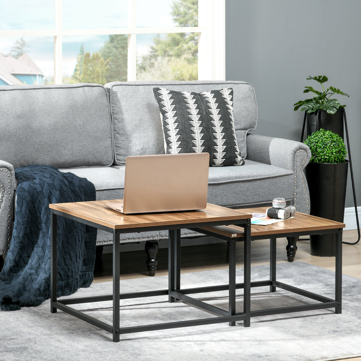 HOMCOM Satztisch-Set aus 2 Beistelltischen, Industrial Design, schwarzer Stahlrahmen, Tischplatte in – Produktabbildung 2