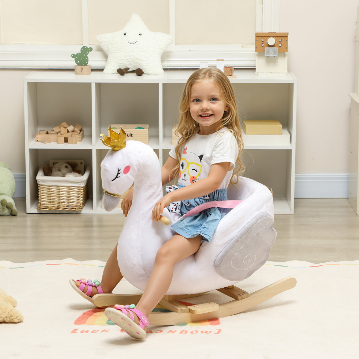 Schaukeltier, Schwan-Schaukel mit Schlaflied, weicher Füllung, Holzrahmen, für Kinder 1,5-3 Jahre – Produktabbildung 2