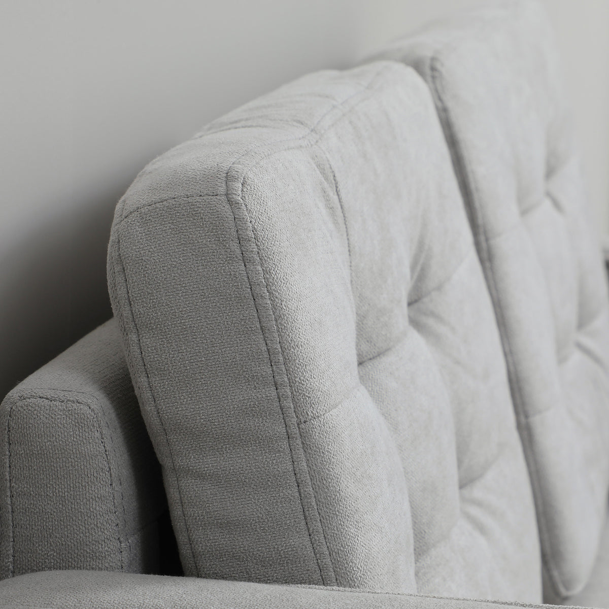 HOMCOM Zweisitzer-Sofa mit Stauraum, Knopfheftung, Kissen, Kautschukbaumholz, 117x62x78cm, Hellgrau – Produktabbildung 9