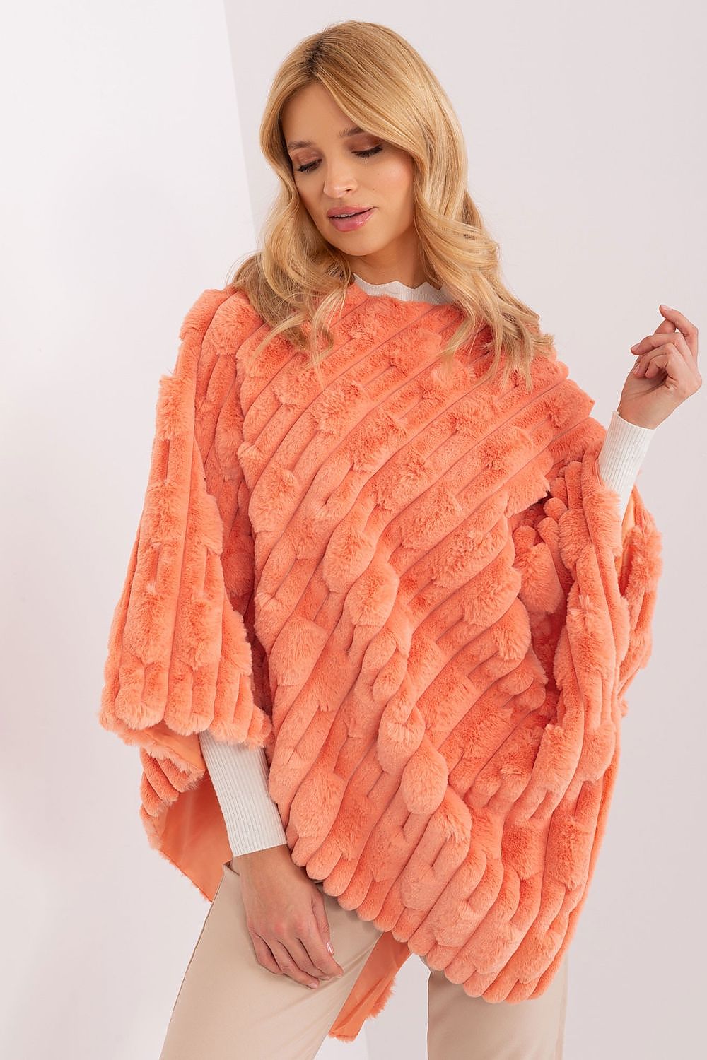  Poncho model 190857 Wool Fashion Italia 
