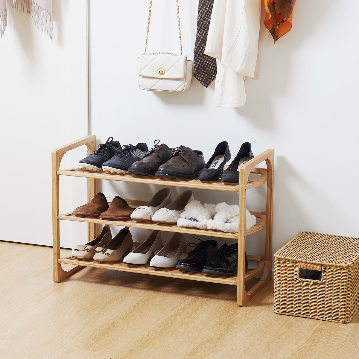HOMCOM Schuhregal für 9 Schuhpaare, 3 Etagen, erhöhte Kanten, Bambusholz, 76 x 33 x 51 cm – Produktabbildung 2