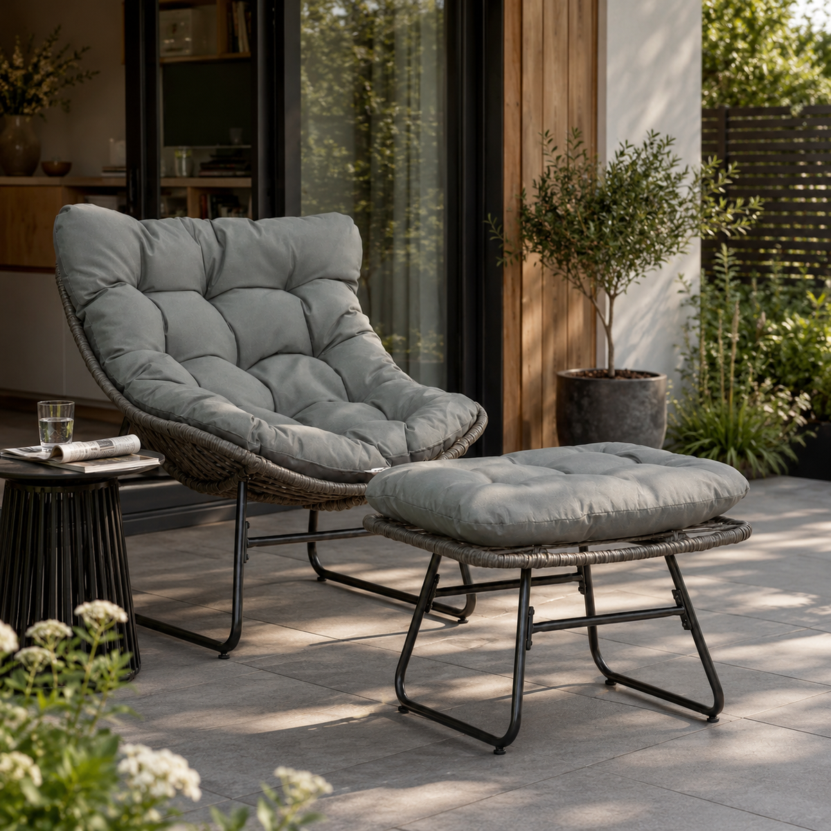 Outsunny Rattan Relaxsessel mit Fußhocker, Gartensessel mit dicke Kissen Outdoor Rattanstuhl Gartenstuhl – Produktabbildung 2