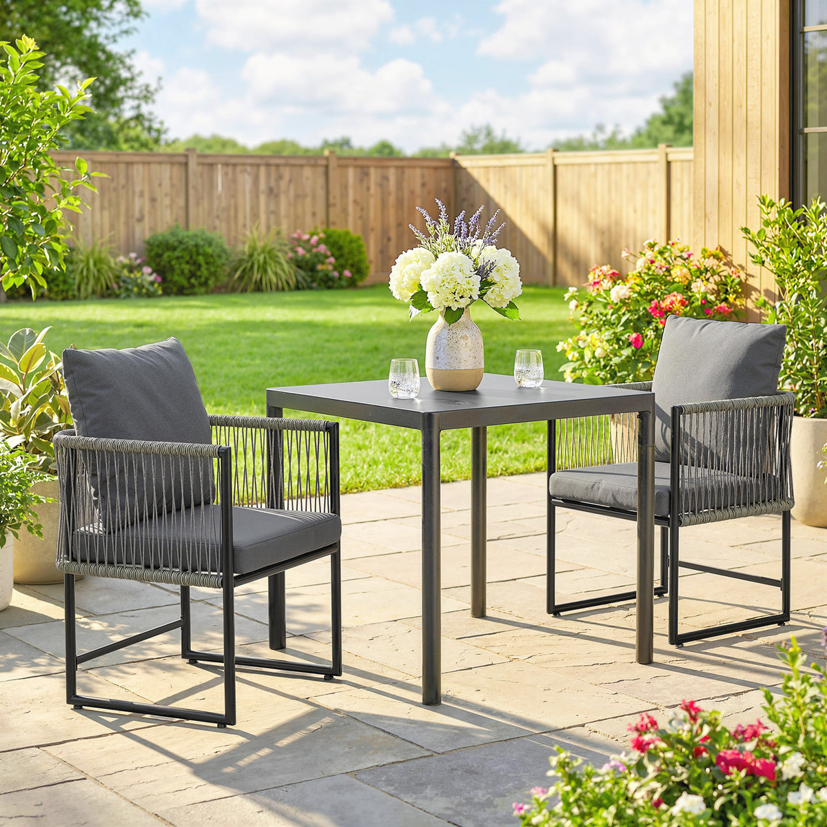 Outsunny Gartenstuhl 2er Set wetterfest Gartenstühle aus Stahl PE-Rattan mit Kissen Armlehne Rückenlehne – Produktabbildung 2