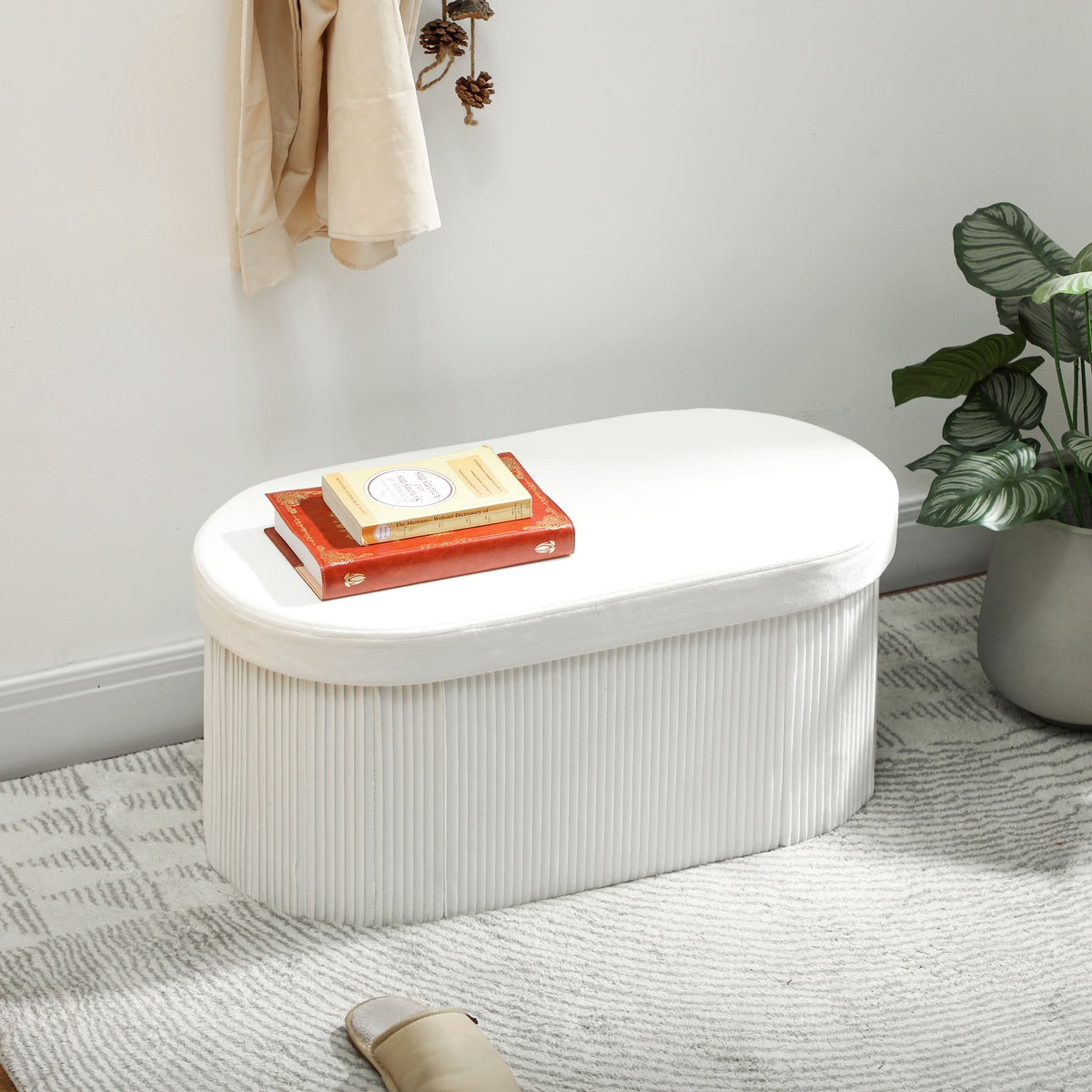 HOMCOM Sitzbank mit Stauraum Klappbar Polsterbank mit Samt-Optik für Wohnzimmer 76 x 38 x 35 cm Creme – Produktabbildung 2