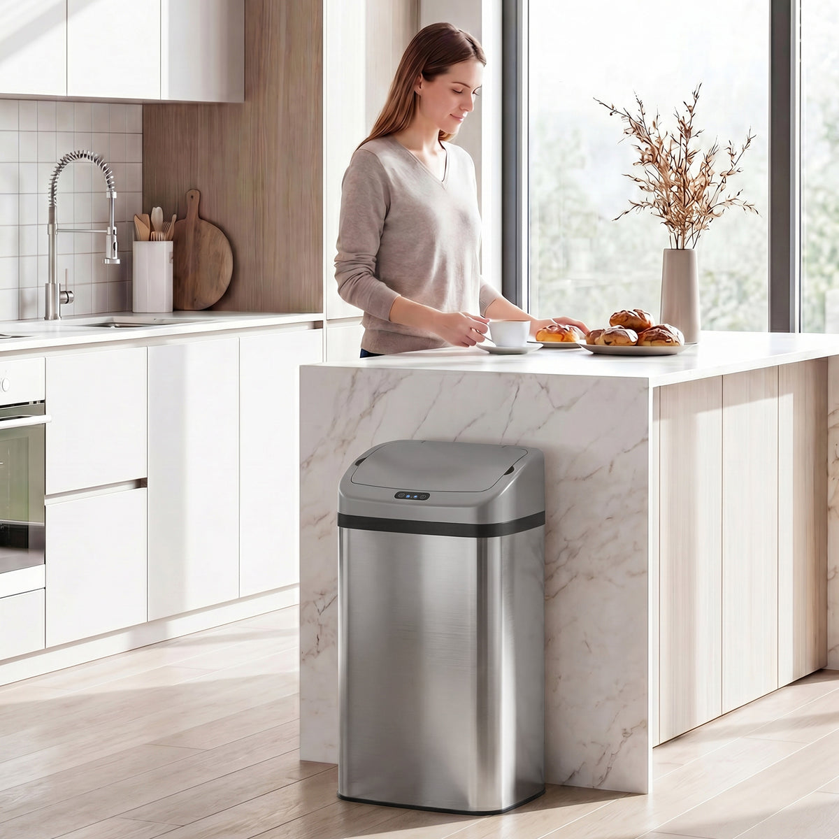 HOMCOM 48 L Sensor-Mülleimer für Küche oder Büro, automatische Schließ-Funktion, Edelstahl, Silberton – Produktabbildung 2